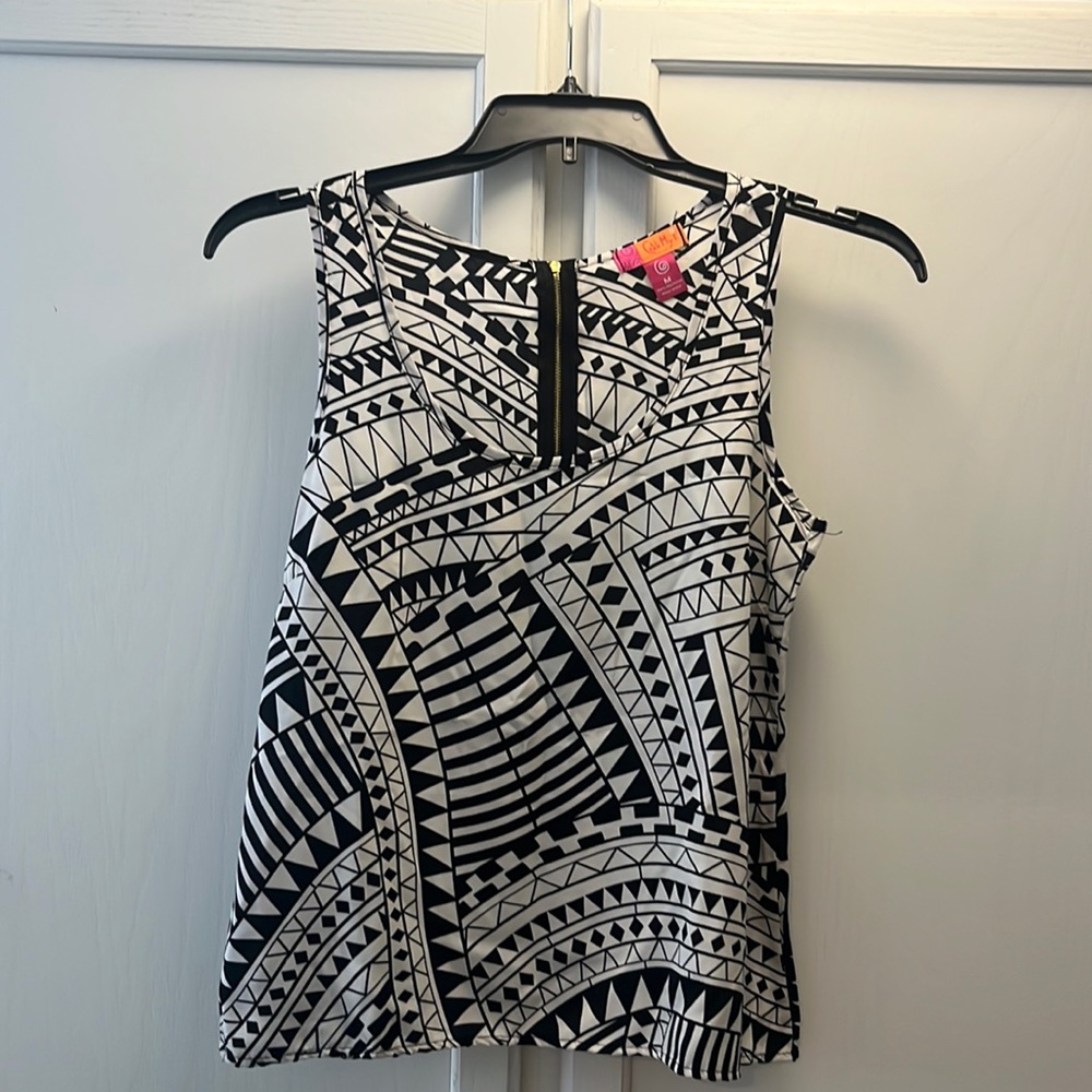 Women’s top size M